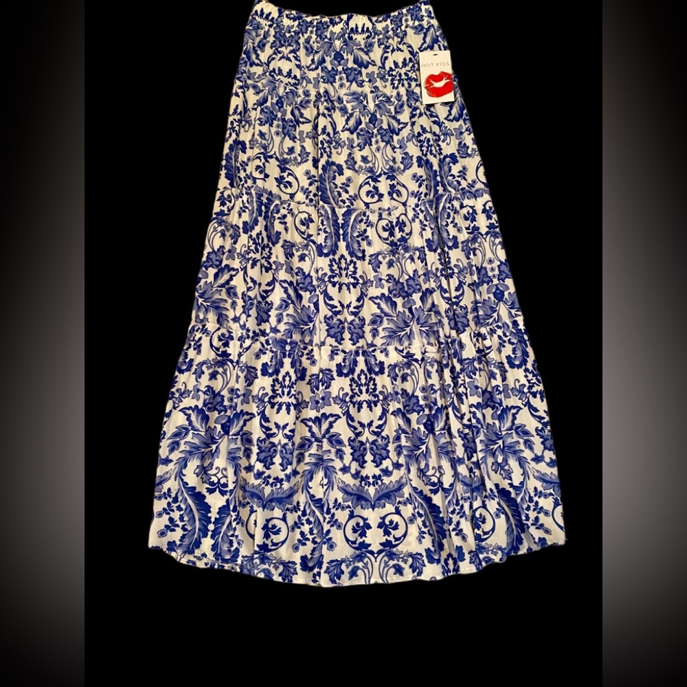 Hot Kiss pull on tiered maxi skirt